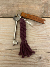 Load image into Gallery viewer, macramé crown knot key ring